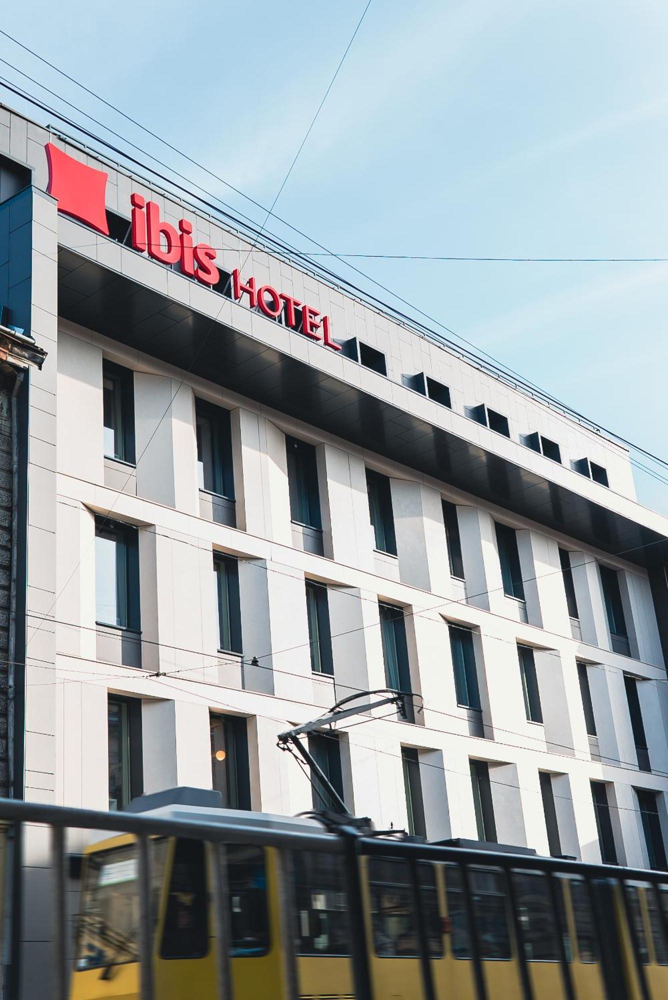 Ibis Lviv Center Hotel Exterior photo